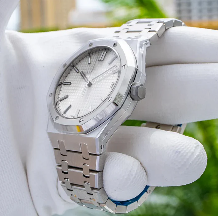 Luxury Timepieces – Aqua Crystal Exclusive Edition