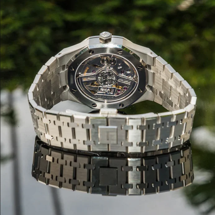 Luxury Timepieces – Alpine Pearl Classic Edition